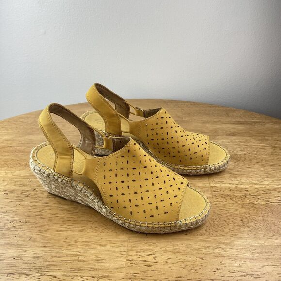 Clarks Artison Petrina Gail Yellow Nubuck Slingback Wedge Sandals Size 6.5M - Picture 1 of 6